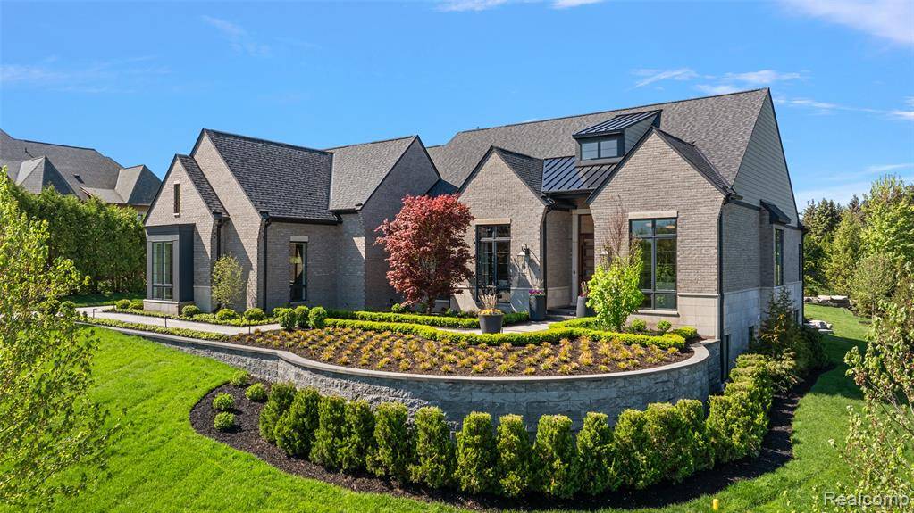 Oakland Twp, MI 48306,4848 PINNACLE Boulevard