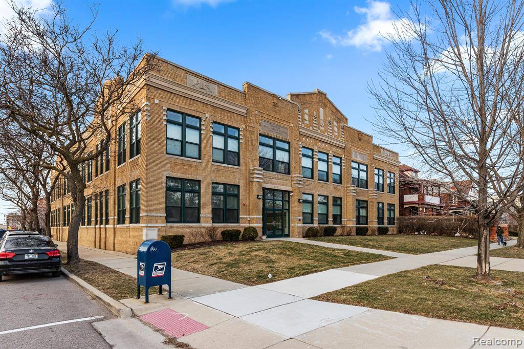 Detroit, MI 48202,609 E Kirby Street 201