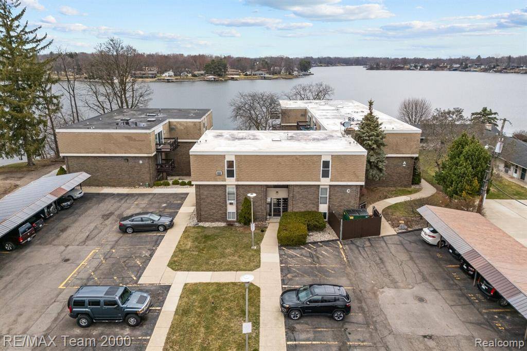 Belleville, MI 48111,250 N LIBERTY Street 303