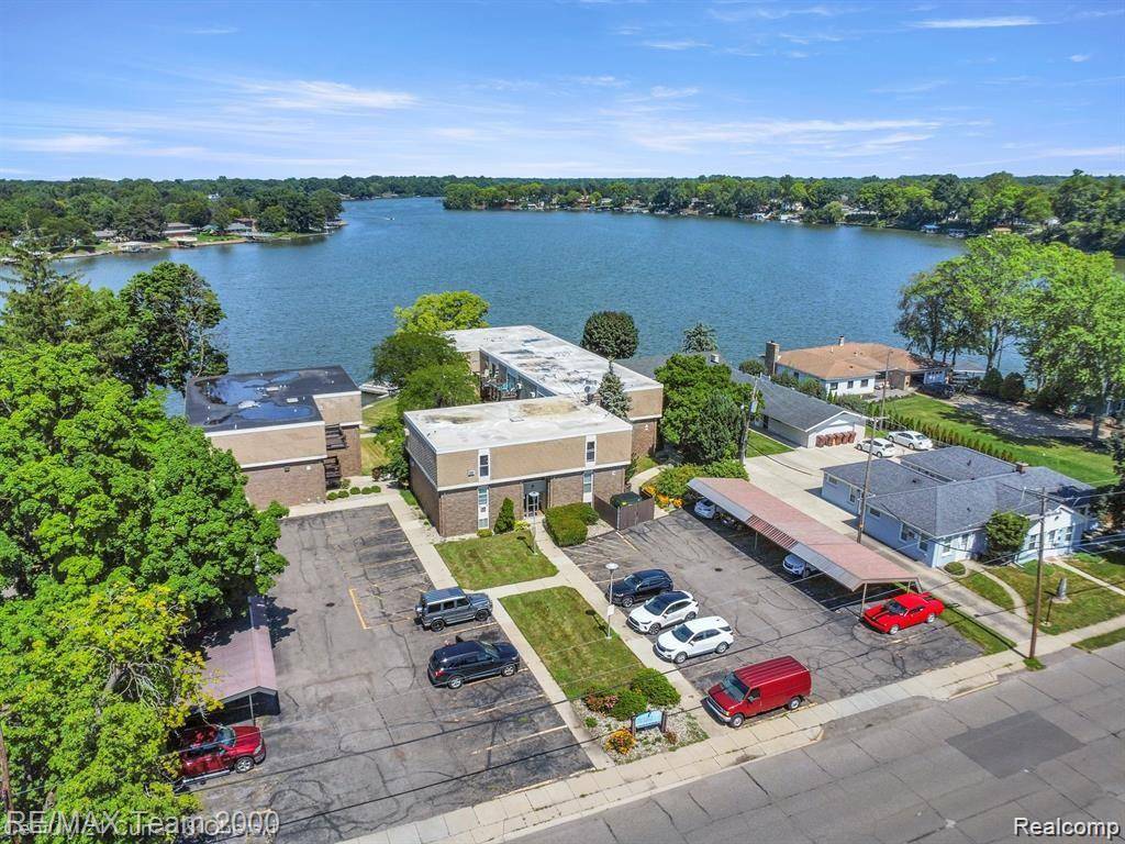 Belleville, MI 48111,250 N LIBERTY Street 303