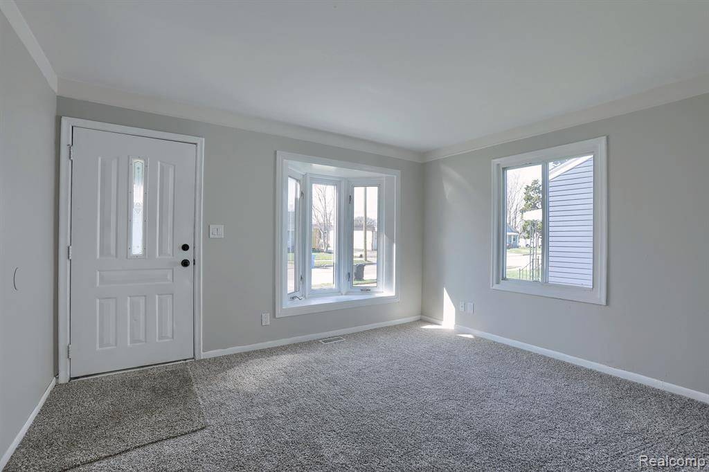 Warren, MI 48089,11067 PAIGE Avenue