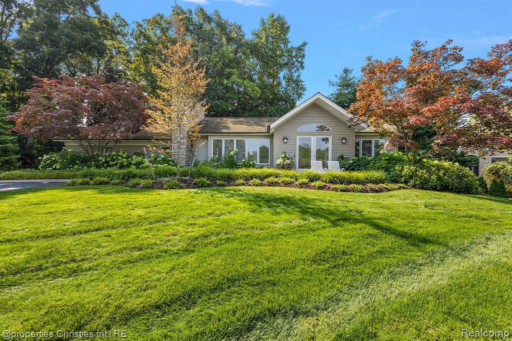Bloomfield Twp, MI 48301,4779 WALNUT LAKE Road