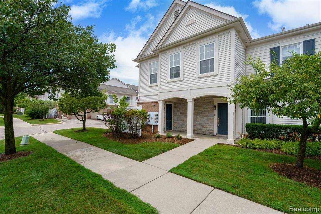 Commerce Twp, MI 48390,5200 ADDINGTON Drive 5 49