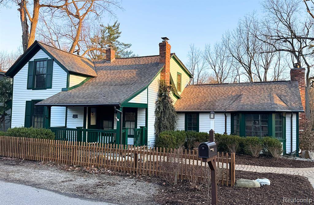 Franklin Vlg, MI 48025,26111 CAROL Avenue