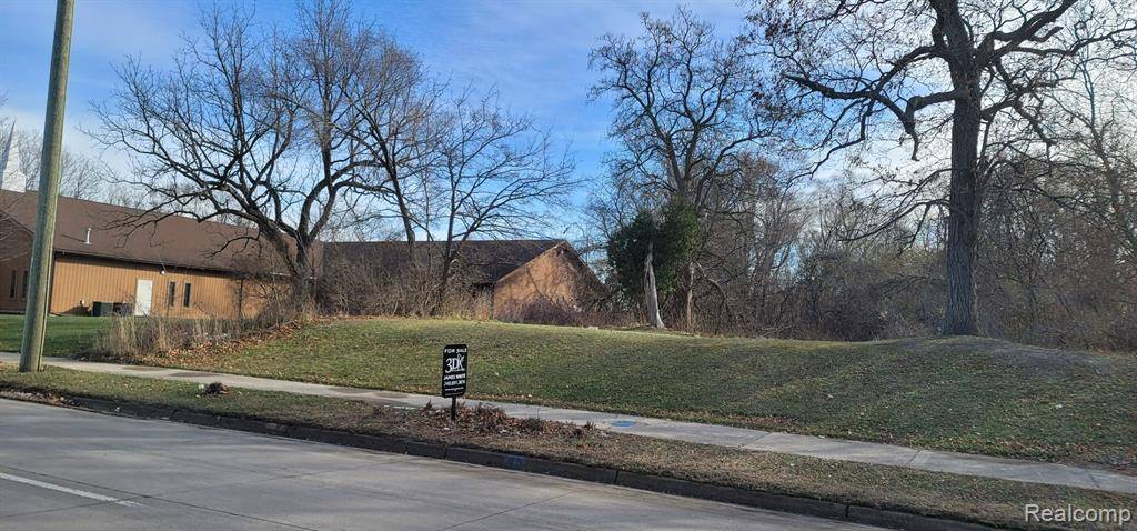 Pontiac, MI 48342,472 UNIVERSITY Drive