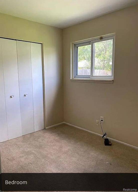 Dearborn Heights, MI 48125,25540 HANOVER Street