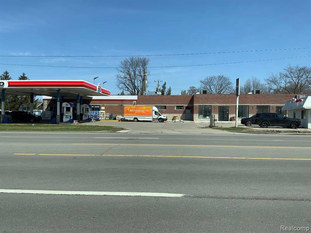 Lincoln Park, MI 48146,804 SOUTHFIELD Road