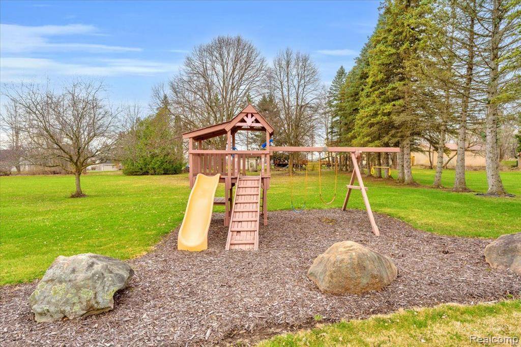 Lyon Twp, MI 48178,25060 MILFORD Road