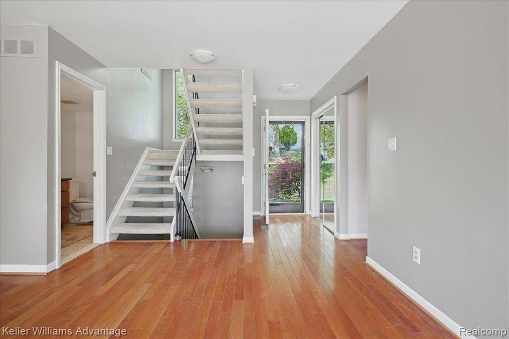 West Bloomfield Twp, MI 48323,5321 FAIRWAY Lane