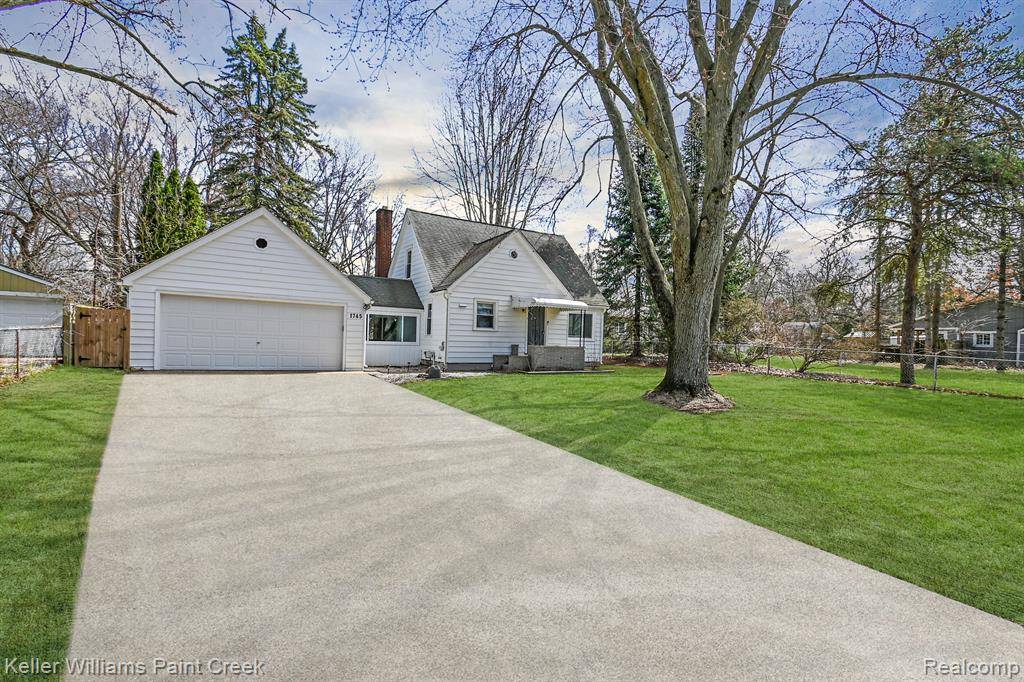 West Bloomfield Twp, MI 48324,1745 PETROLIA