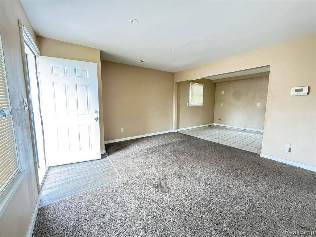 Detroit, MI 48219,17684 FENTON Street