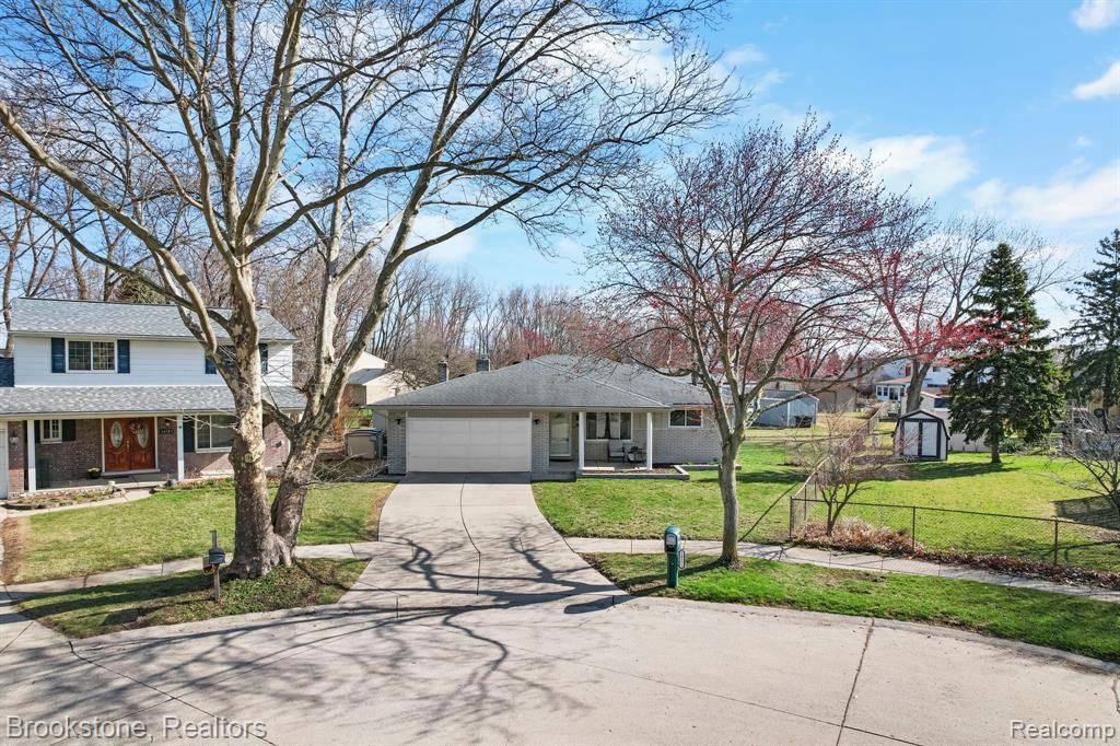 Sterling Heights, MI 48313,14551 YALE Court