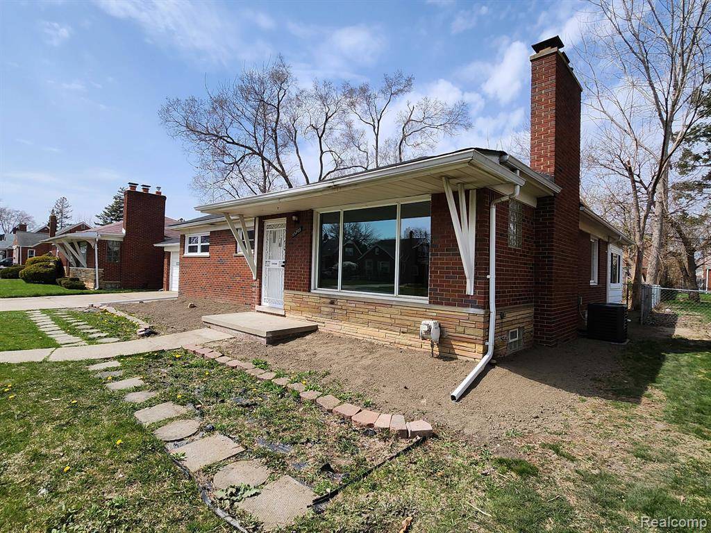 Eastpointe, MI 48021,15705 JULIANA Avenue