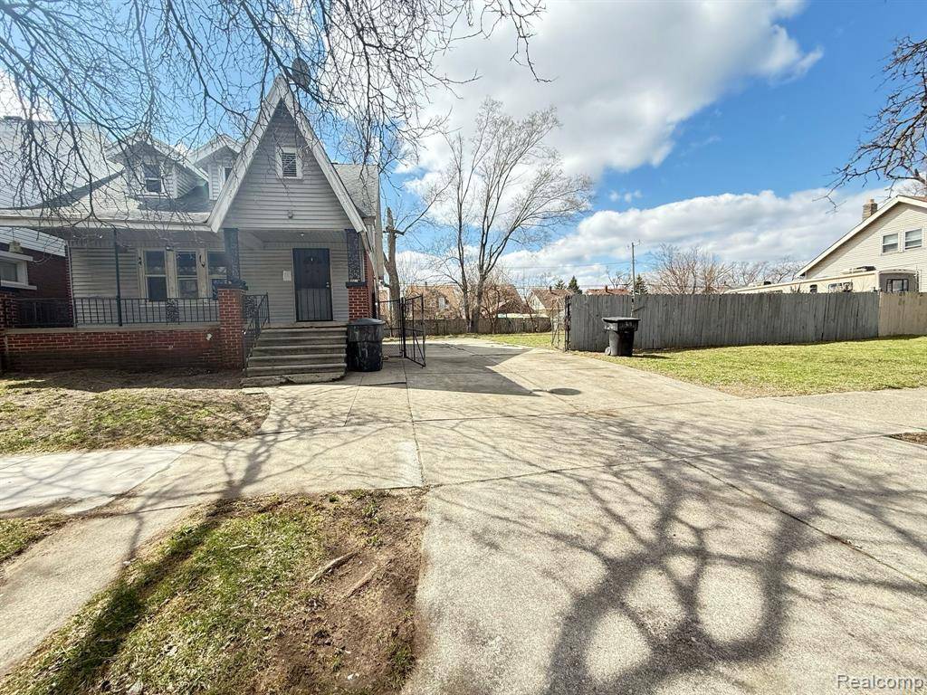 Detroit, MI 48227,15417 SNOWDEN Street