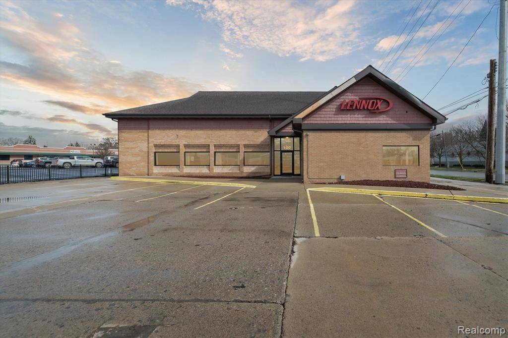Howell, MI 48843,920 E GRAND RIVER Avenue