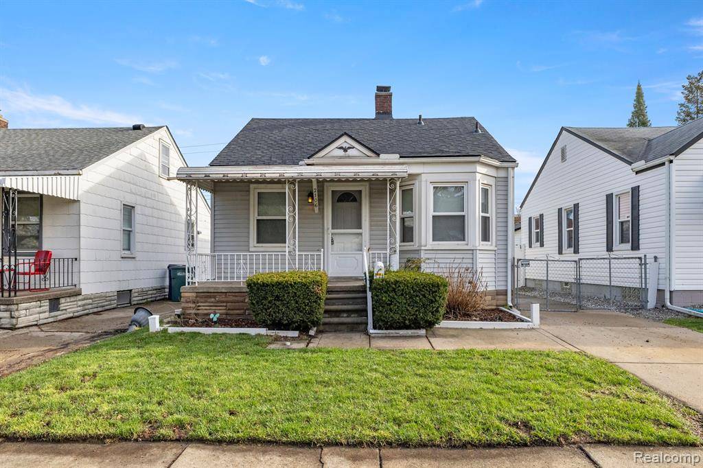 Lincoln Park, MI 48146,2106 CICOTTE Avenue