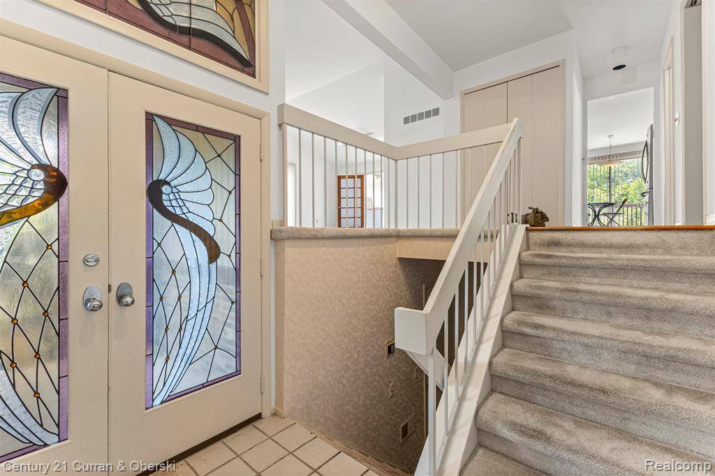 West Bloomfield Twp, MI 48323,2211 SHORE HILL Drive