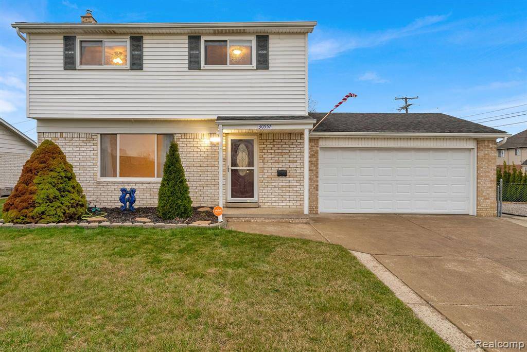 Madison Heights, MI 48071,30557 DELTON Street