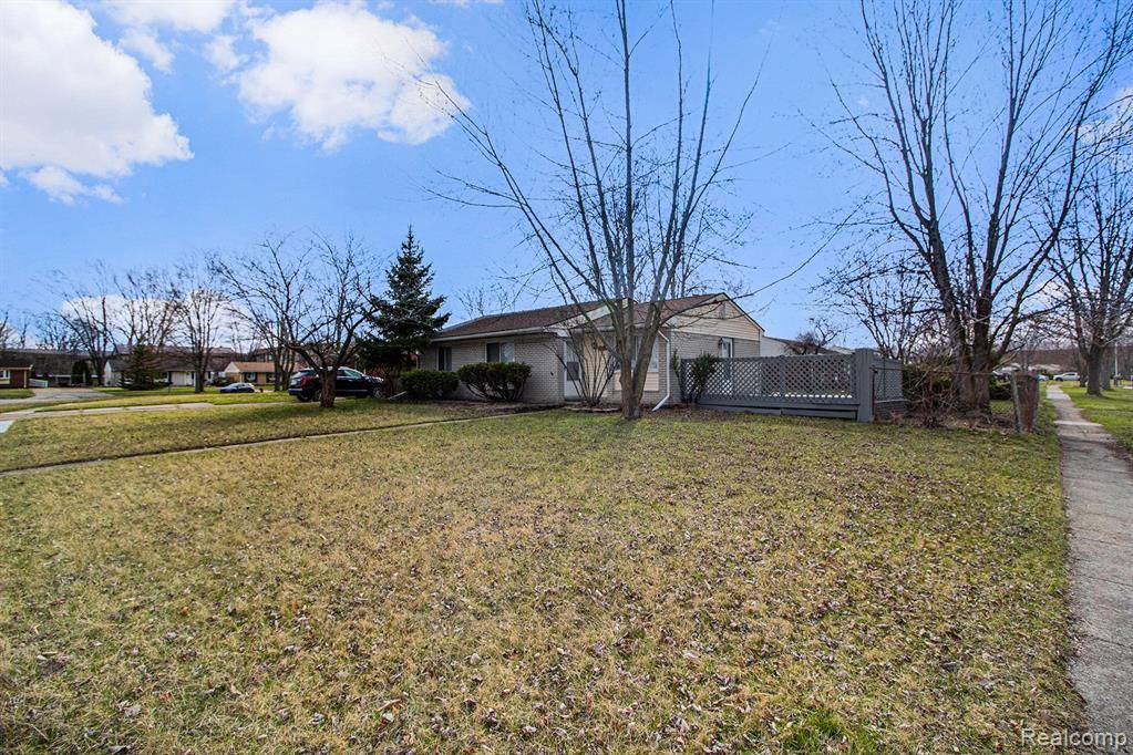 Van Buren Twp, MI 48111,41810 PIERCE Street