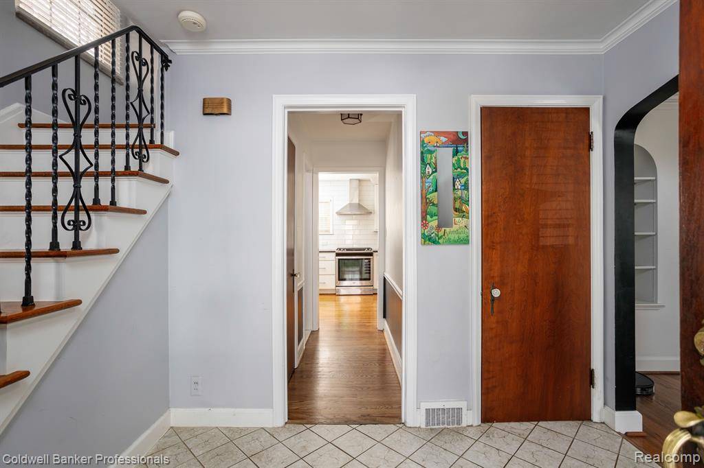 Grosse Pointe Farms, MI 48236,309 Merriweather Road