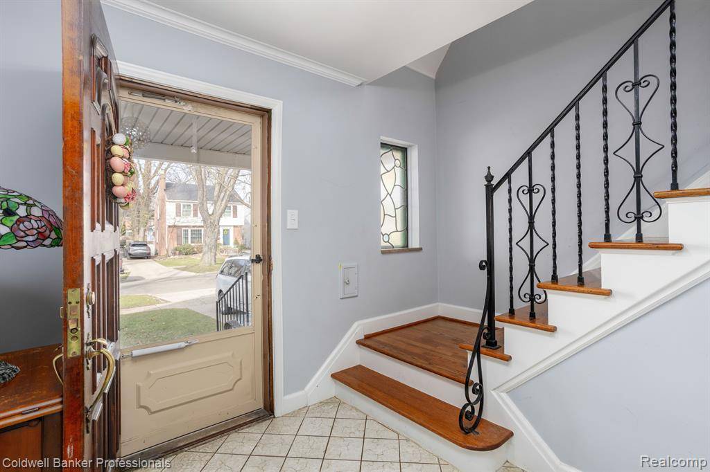 Grosse Pointe Farms, MI 48236,309 Merriweather Road