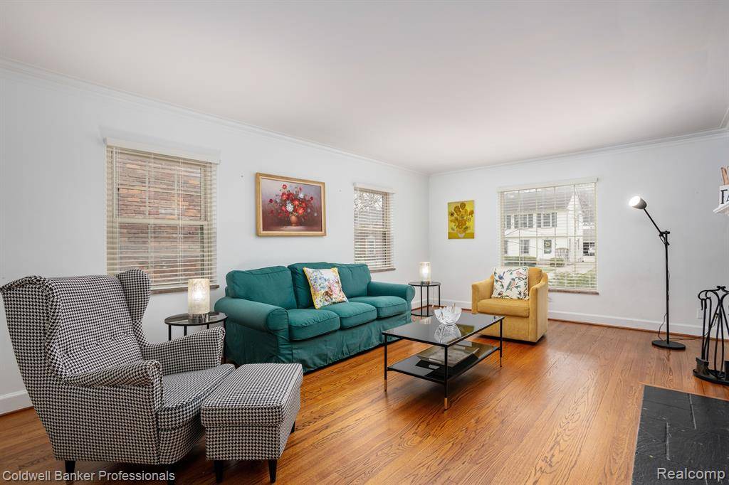 Grosse Pointe Farms, MI 48236,309 Merriweather Road