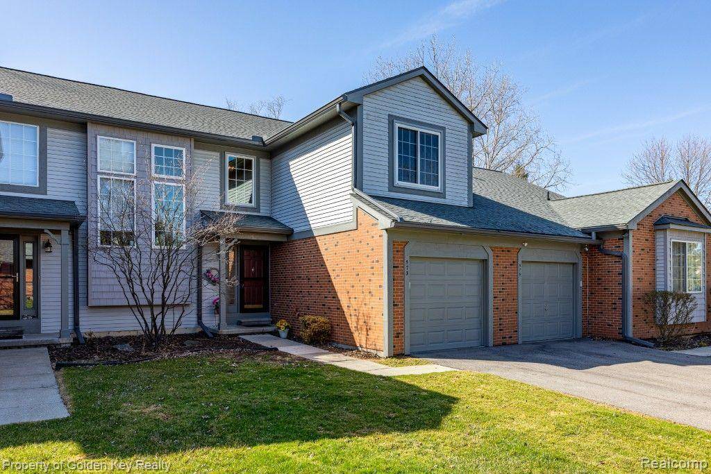 Walled Lake, MI 48390,573 WINWOOD Bldg 23 Unit 34