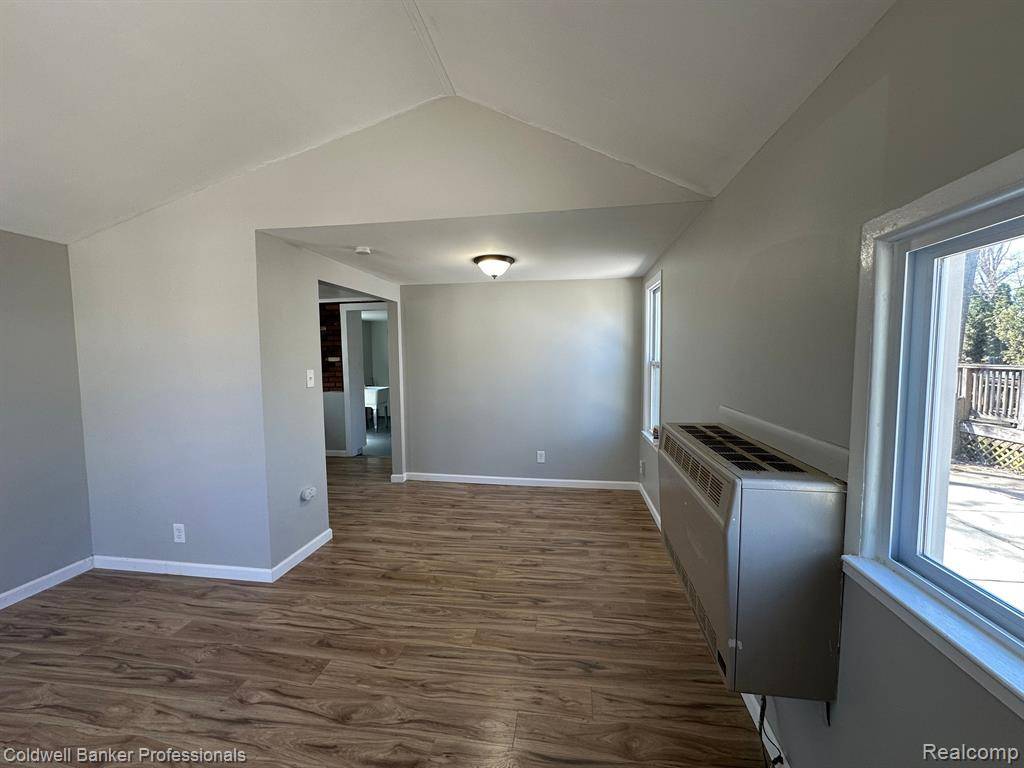 Harper Woods, MI 48225,20918 Hollywood Street