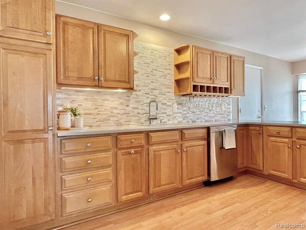 Rochester Hills, MI 48306,1223 CANDLESTICK Lane