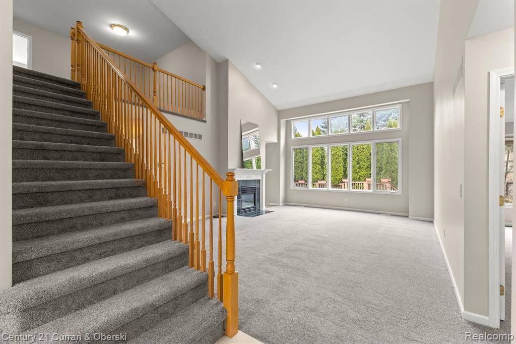 Plymouth Twp, MI 48170,47968 EDINBURGH Drive