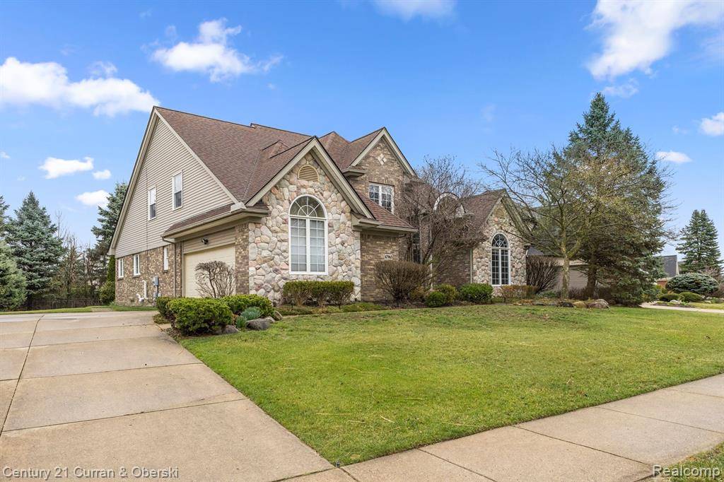 Plymouth Twp, MI 48170,47968 EDINBURGH Drive