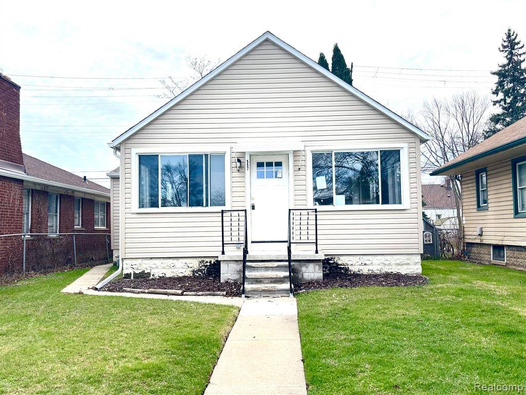 Lincoln Park, MI 48146,557 WHITE Avenue