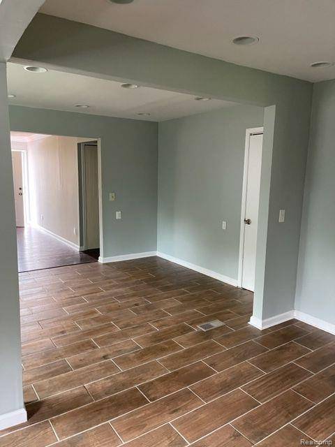 Farmington Hills, MI 48336,29301 ROCKCASTLE Street