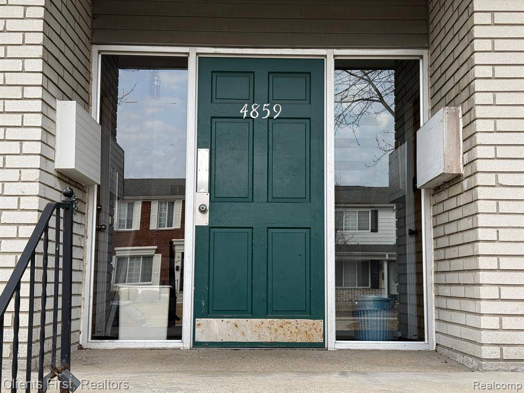 Royal Oak, MI 48073,4859 MANSFIELD Avenue H5