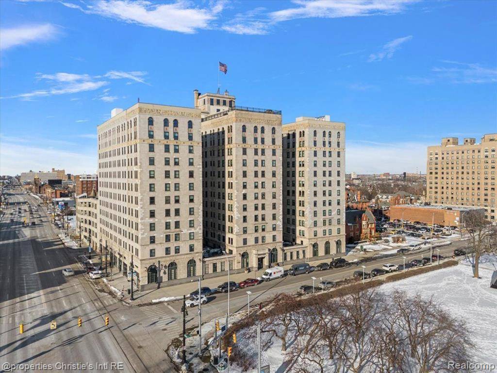 Detroit, MI 48202,15 E KIRBY Street 825