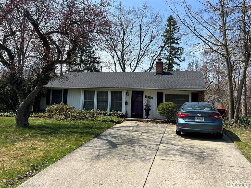 Southfield, MI 48076,27299 RED LEAF Lane