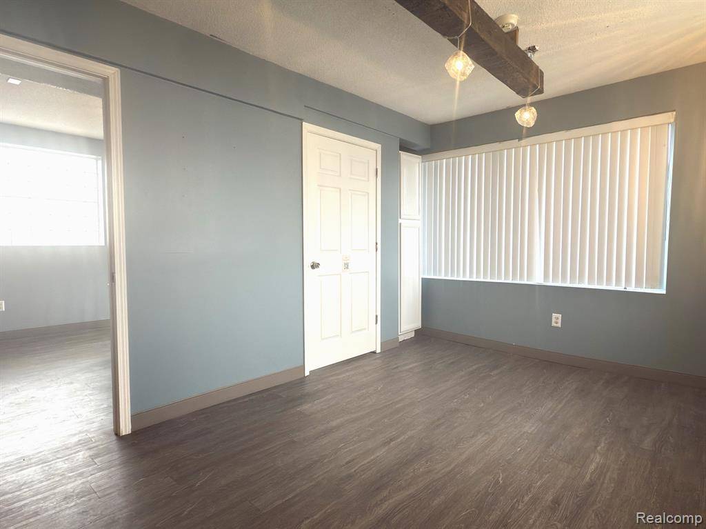 Riverview, MI 48193,18297 Fort Street