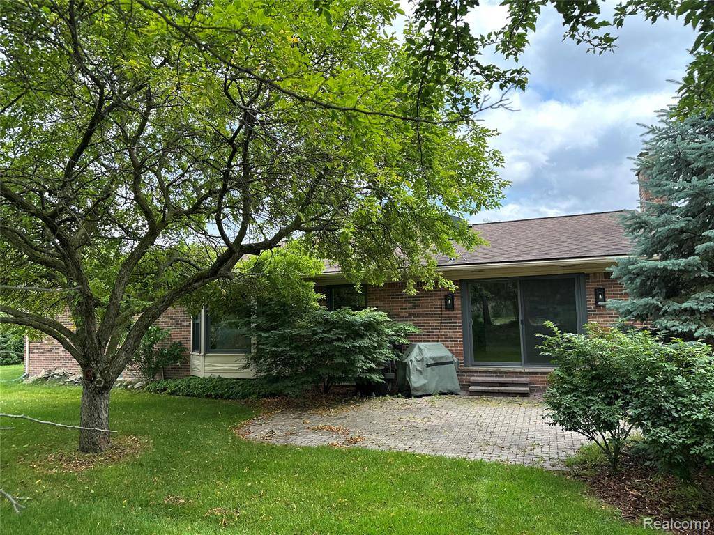 Northville Twp, MI 48168,17018 WHITE HAVEN Drive