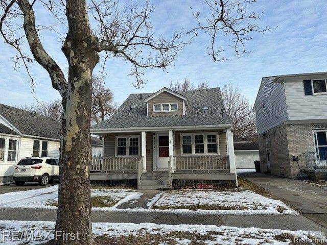 Grosse Pointe Woods, MI 48236,2202 HOLLYWOOD Avenue
