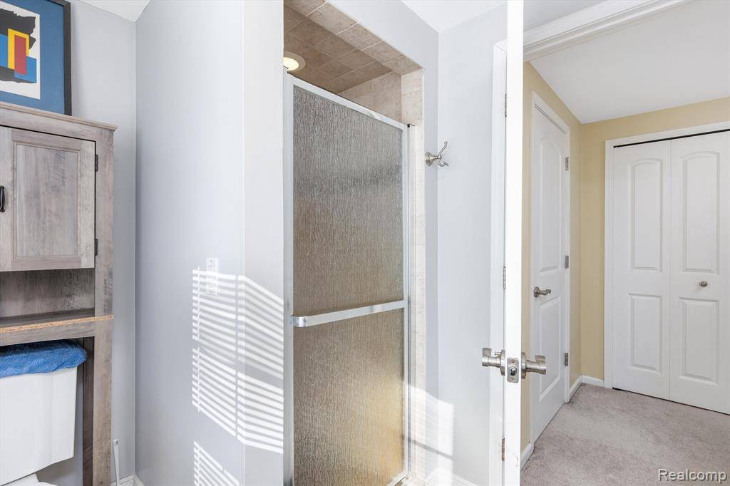 Farmington Hills, MI 48336,25716 RIDGEWOOD Drive