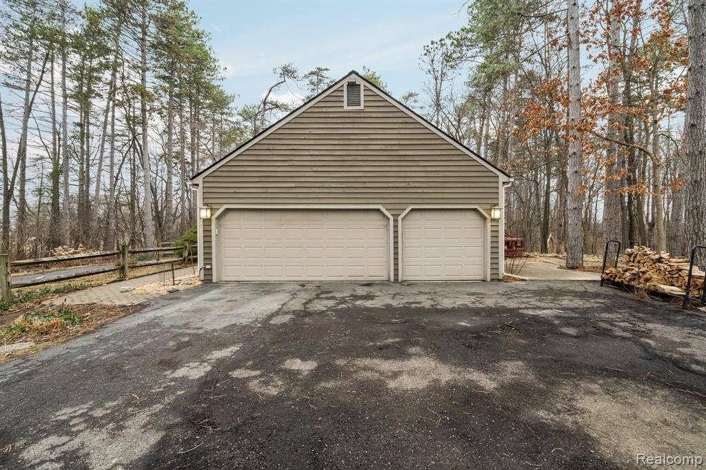 Scio Twp, MI 48103,1827 HIGH HOLLOW Drive