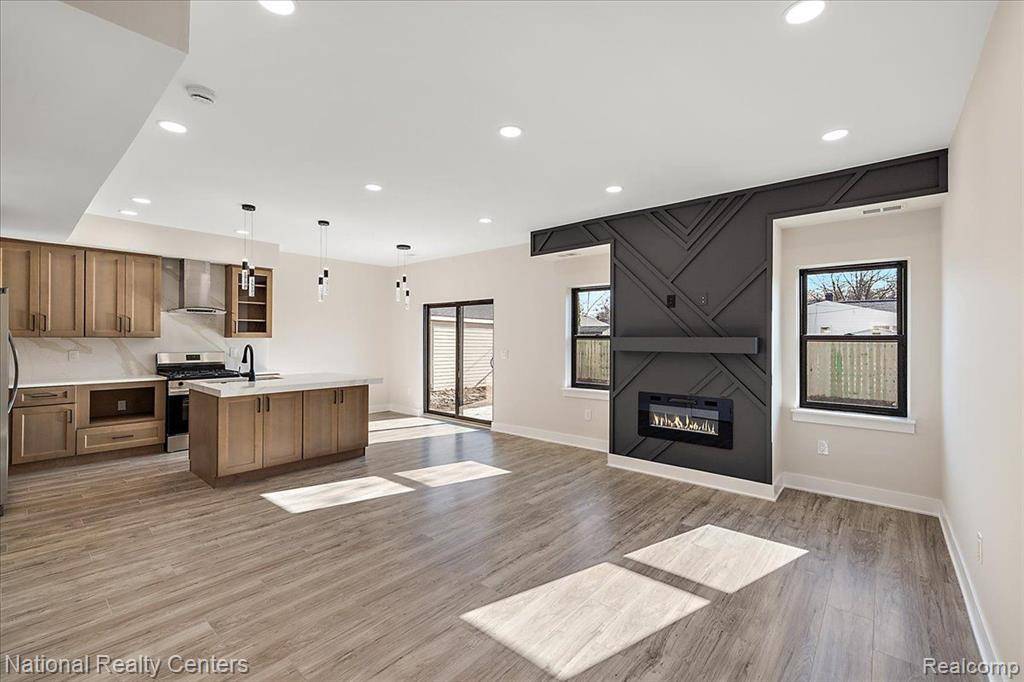 Ferndale, MI 48220,2130 Almont