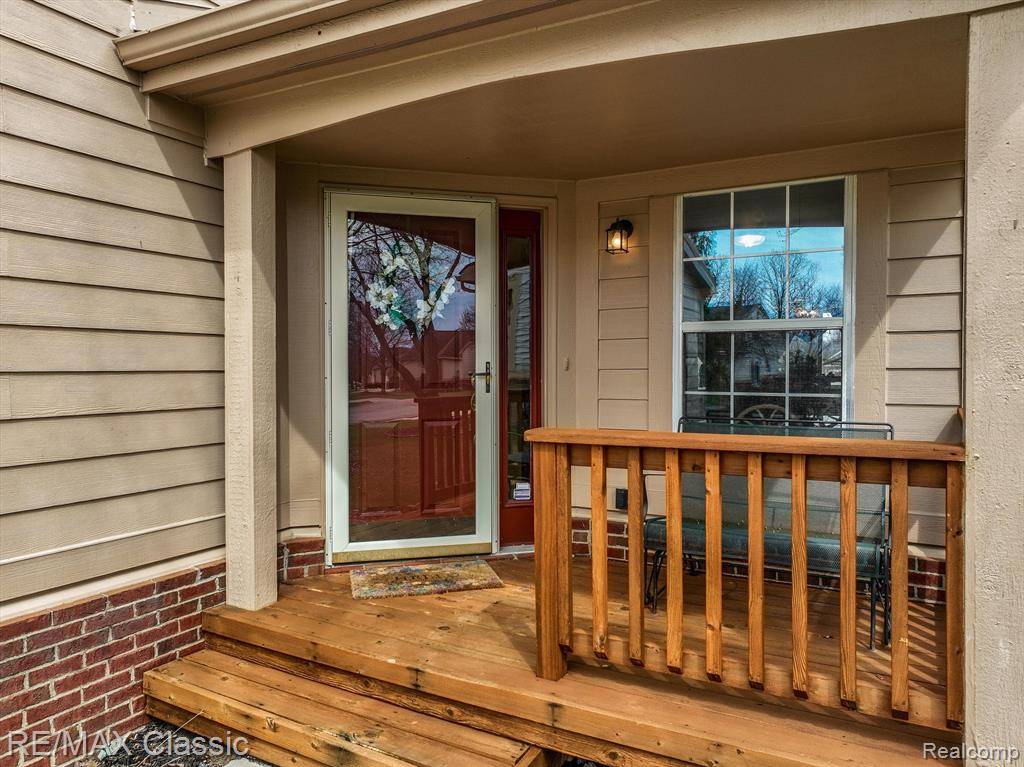Novi, MI 48377,31052 SILVERDALE Drive