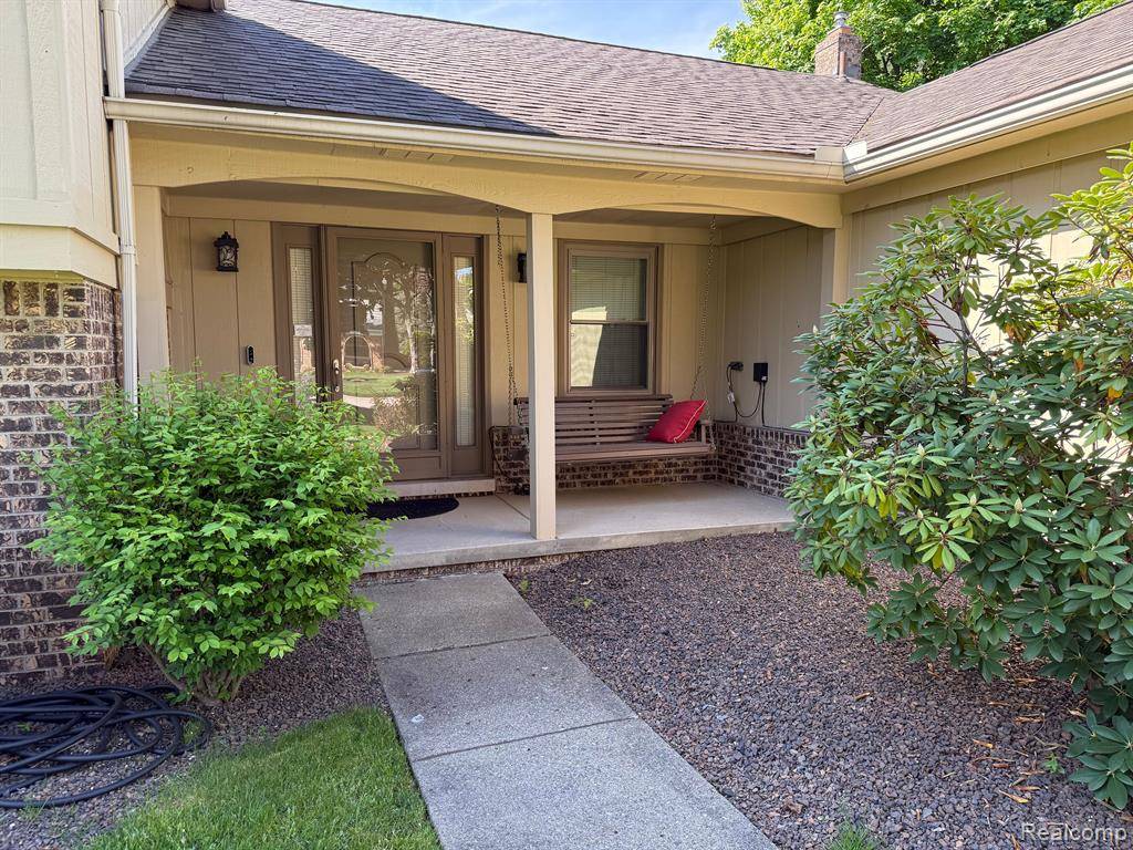 Farmington Hills, MI 48335,36157 PARKLANE Circle