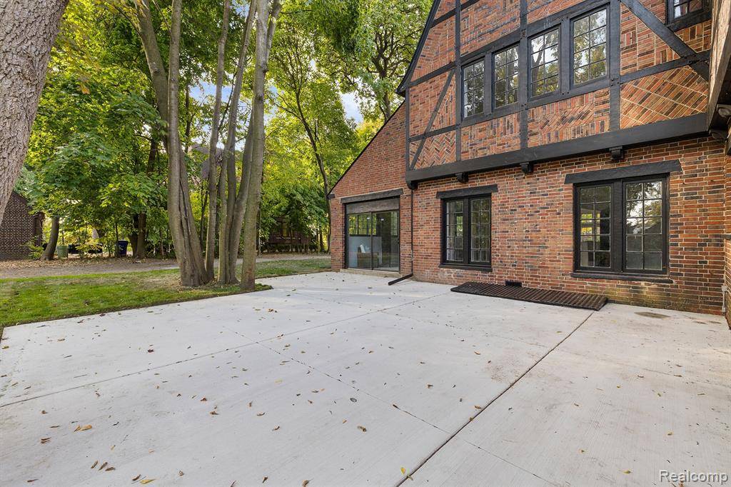 Detroit, MI 48214,360 Lodge Drive