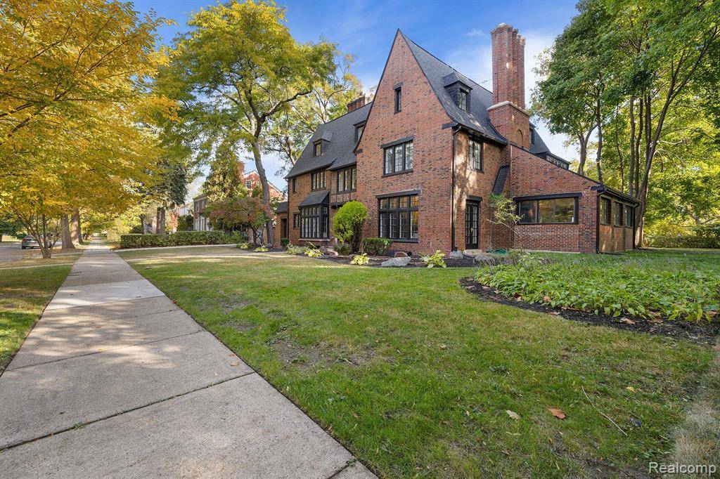 Detroit, MI 48214,360 Lodge Drive