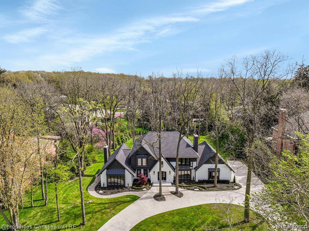 Bloomfield Hills, MI 48304,245 Chestnut Circle