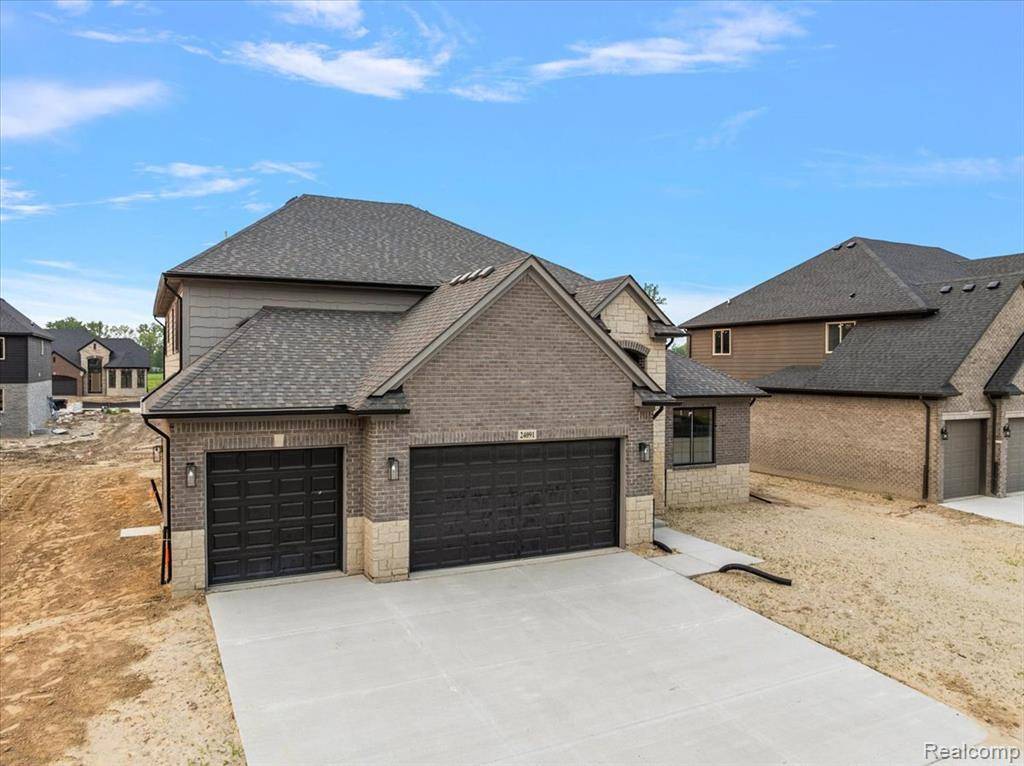 Macomb Twp, MI 48042,24091 TULLYMORE Drive
