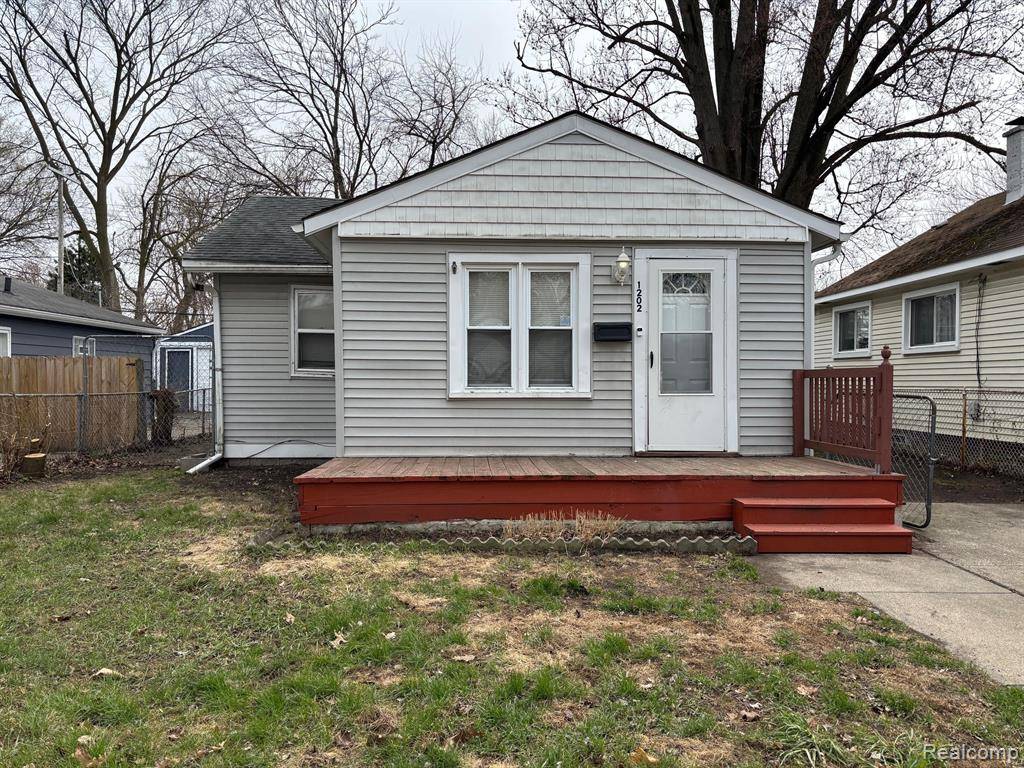 Hazel Park, MI 48030,1202 E MILTON Avenue