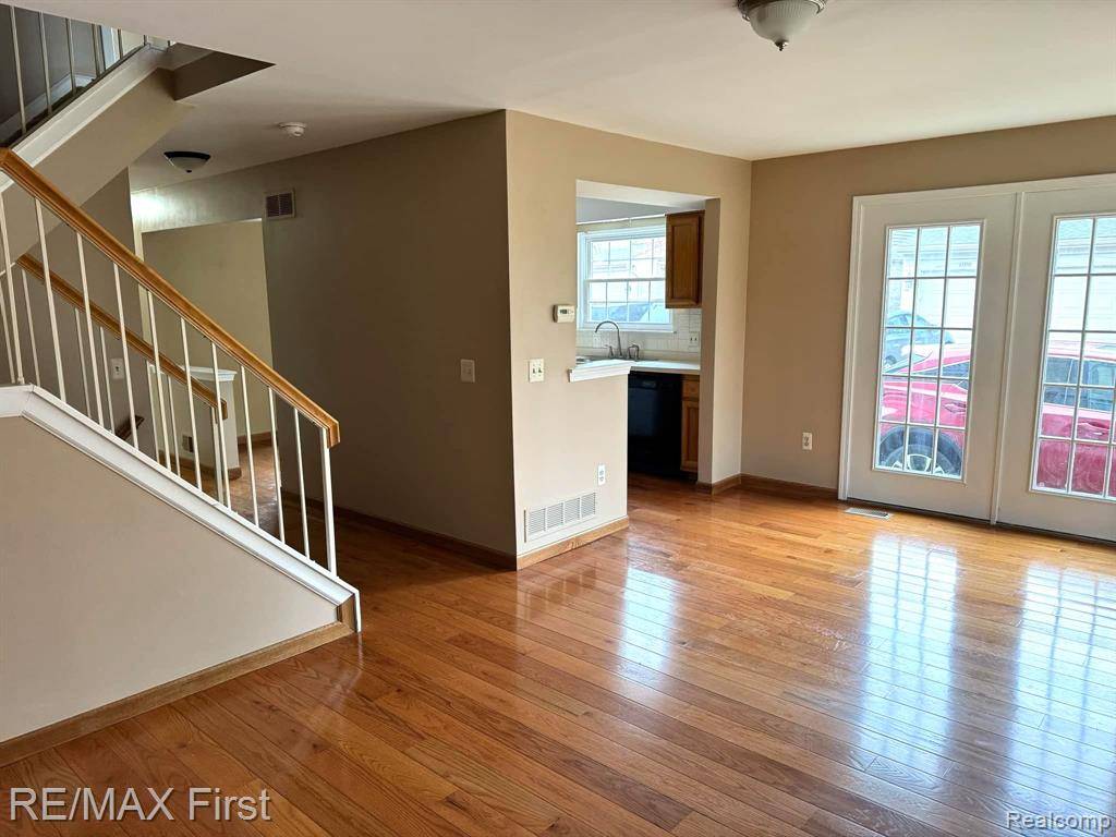 Sterling Heights, MI 48313,43971 STONEY Lane